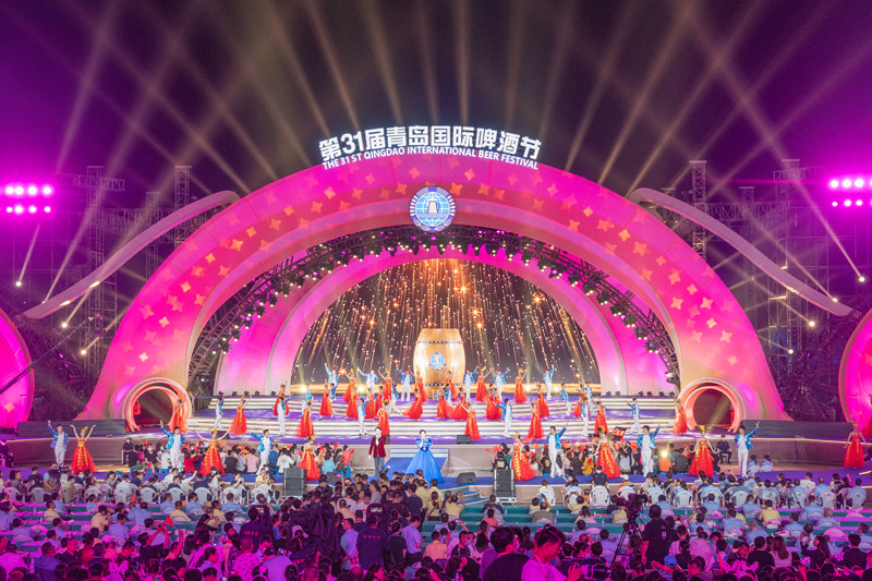 第31屆青島國際啤酒節在金沙灘啤酒城盛大開幕(圖2) 第31屆青島國際啤酒節在金沙灘啤酒城盛大開幕(圖2)