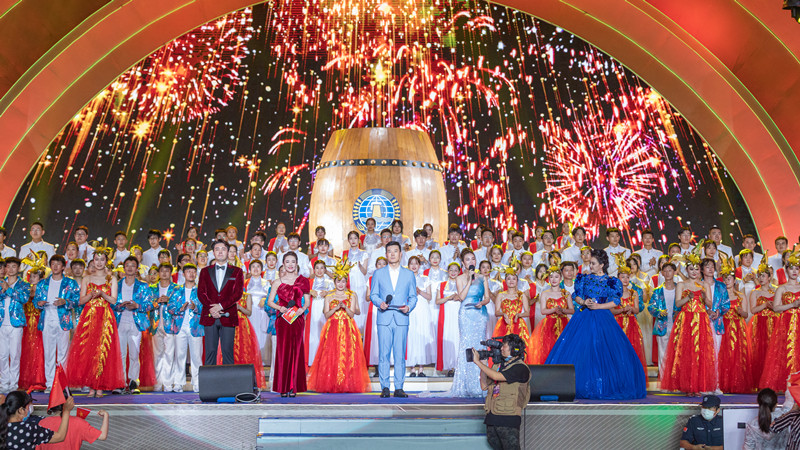 第31屆青島國際啤酒節在金沙灘啤酒城盛大開幕(圖8) 第31屆青島國際啤酒節在金沙灘啤酒城盛大開幕(圖8)